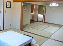Japanese-style room (up to 6 guests)